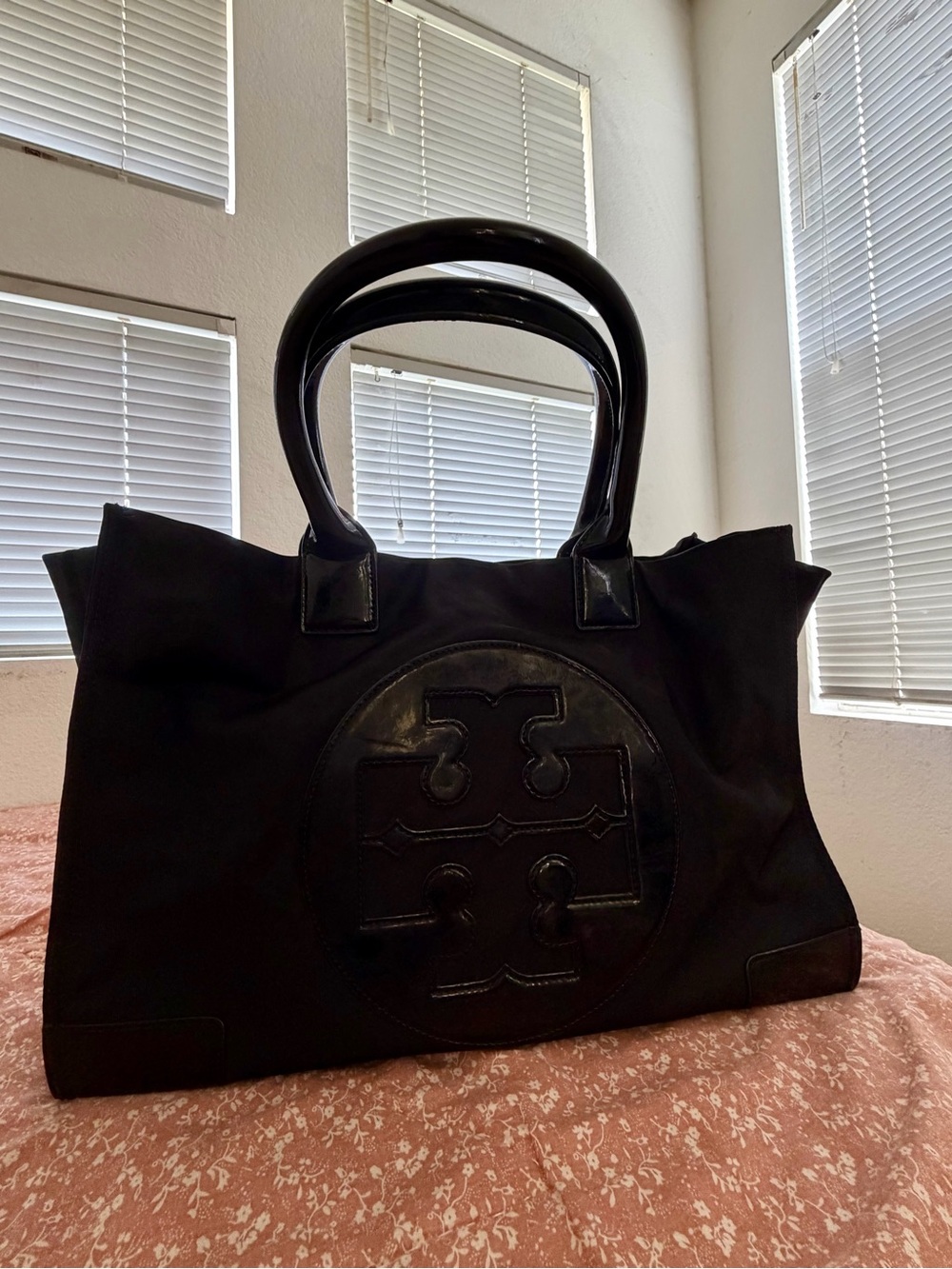 Tory Burch Black Logo Tote with Glossy Handles - Picture 2 of 6